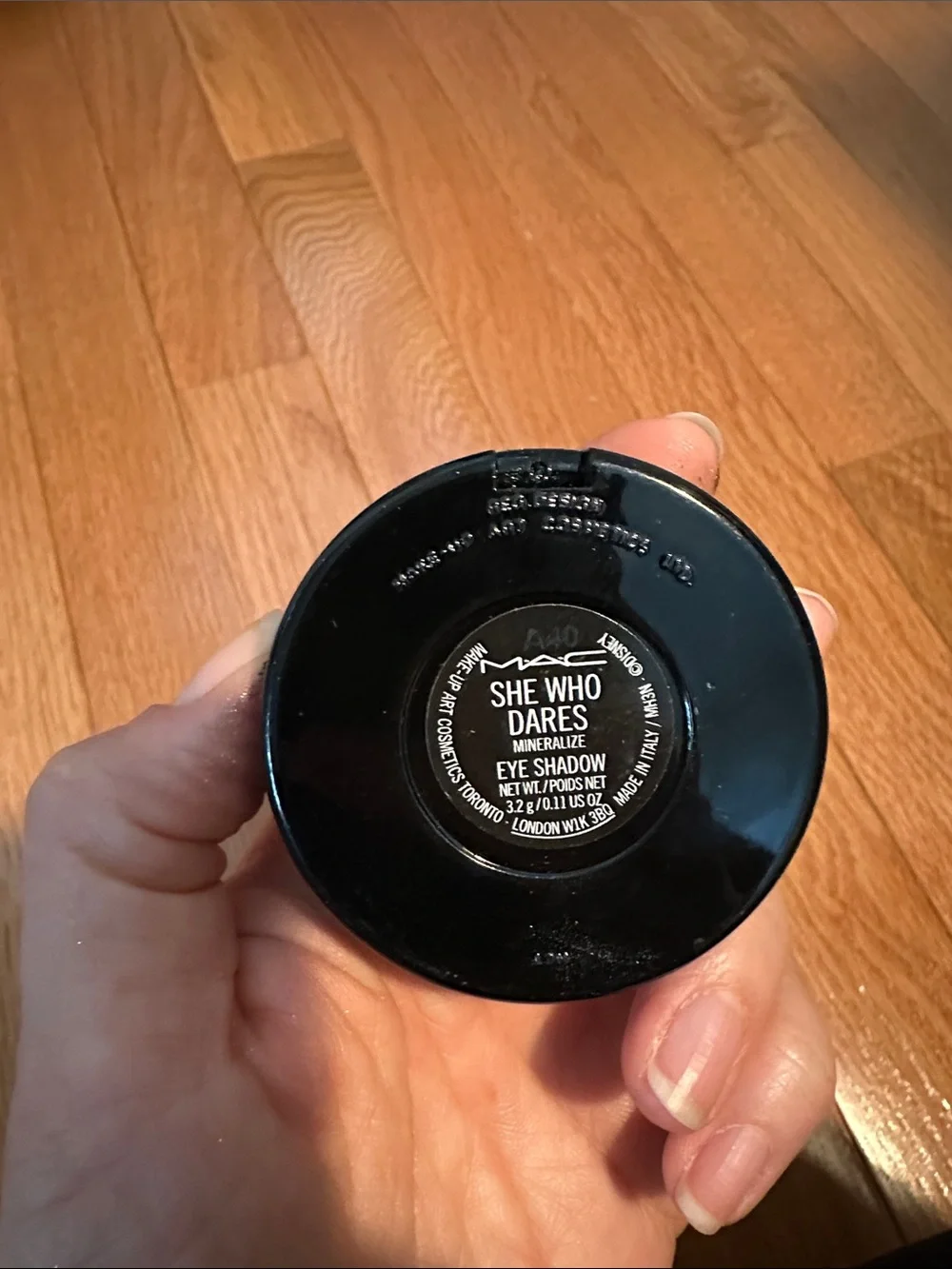 MAC Cosmetics Villains collection - she who dares mineralize eye shadow